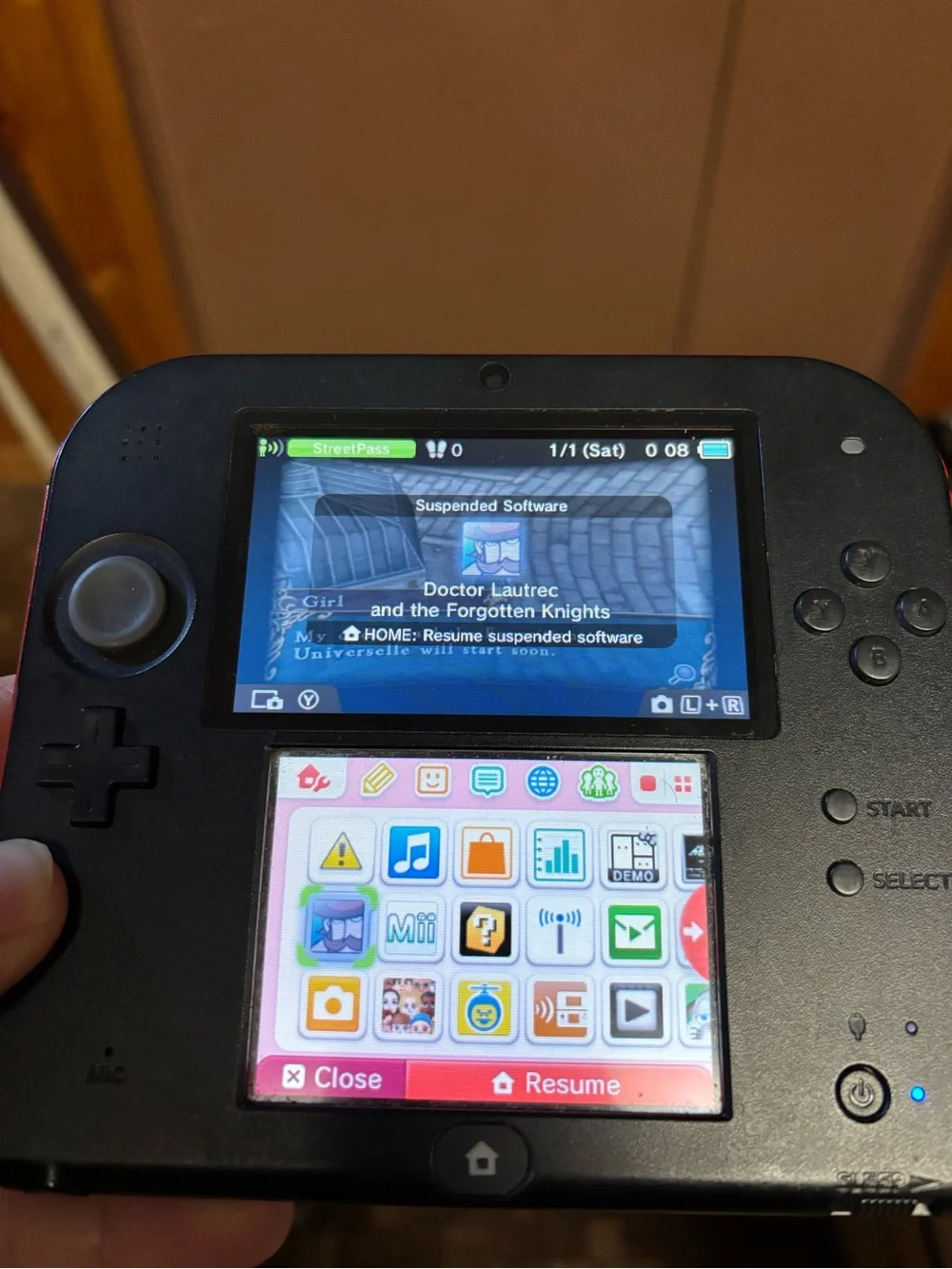Nintendo 2DS Crimson Red edition. W/Games, Wipeout, Dr.Lautrec, charger, stylus